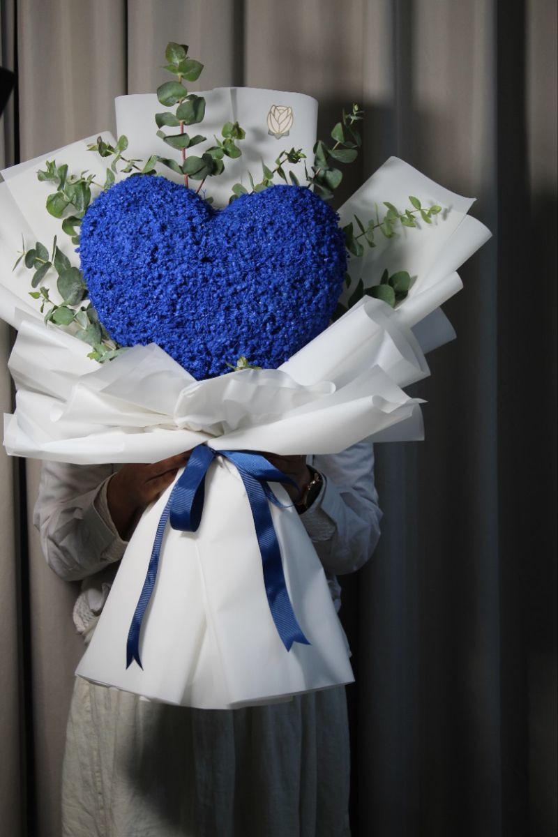 Envio y venta de flores ,rosas, plantas,arreglos florales ,regalos y desayunos a domicilio con delivery gratis en la Ciudad Autonoma de Buenos Aires y con costo de env�o en localidades del Gran Buenos Aires asi como delivery de flores y plantas a trav�s de florerias asociadas en todas las provincias de la Argentina, Buenos Aires, la Pampa, Tucuman, La Rioja, R�o Negro, Entre Rios, Corrientes, Misiones, Neuquen, Chubut, Tierra del Fuego, Santa Cruz, San Luis, Mendoza, Cordoba, Jujuy, Formosa, Santiago del Estero, Salta, Chaco, Catamarca ,San Juan, y ademas realizamos el delivery de flores ,coronas,palmas , plantas y regalos a todas las ciudades de Argentina, Mar del Plata, C�rdoba, Buenos Aires, con cargo en Santa Rosa, La Plata, Bella Vista, Neuquen, Pilar, Paran�, Posadas, Resistencia, Cipolleti y mas de 300 ciudades y localidades en todo el territorio de nuestro pa�s, asi como tambien tenemos la posibilidad de enviar flores a casi todo el mundo en cuestion de horas